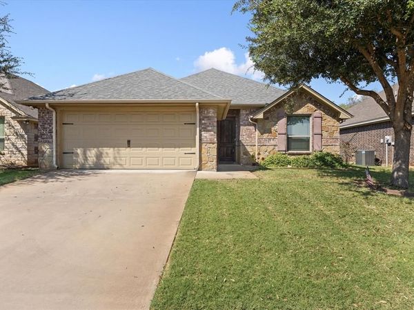 1411 Lauren Lane, Granbury, TX 76048