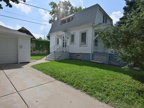 5411 W Wells STREET W, Milwaukee, WI 53208