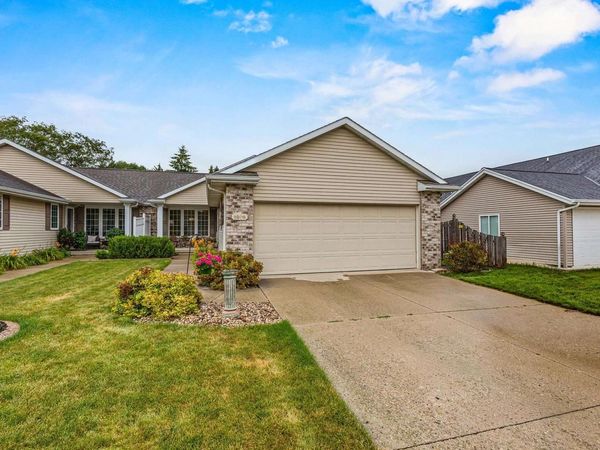 1808 HARDWOODS COURT, De Pere, WI 54115