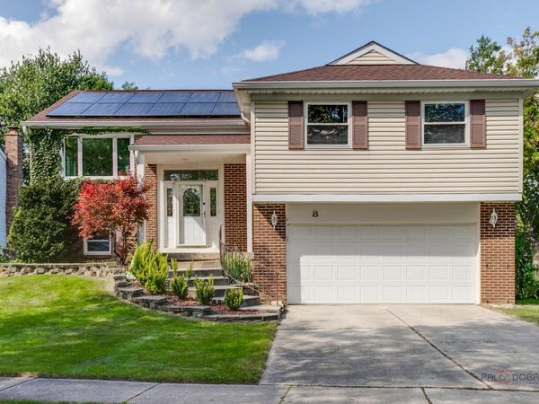 8 Lindon Lane, Vernon Hills, IL 60061