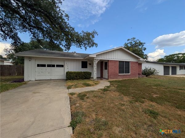 311 Delany Street , Seguin, TX 78155