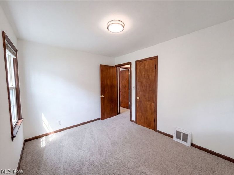 971 Learidge Road, Cleveland, OH 44124 Photo 4