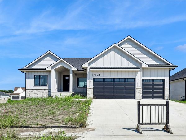 17323 Northview Drive, Urbandale, IA 50263