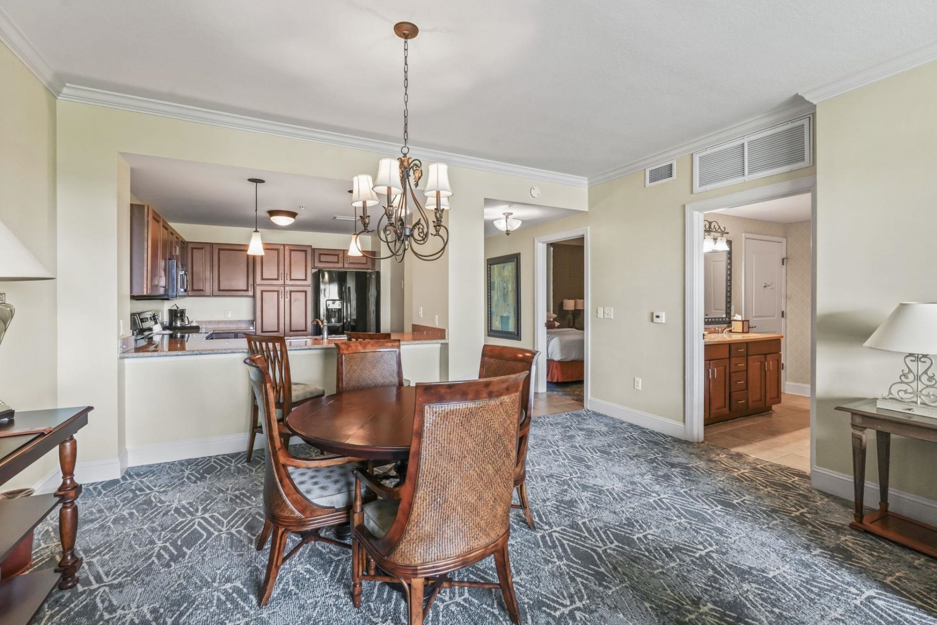 8121 Amalfi Pl. Photo 12