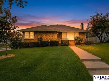 2142 S 38 Avenue, Omaha, NE 68105
