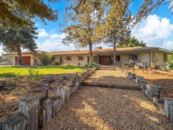 2900 NE Barnes Road, Prineville, OR 97754