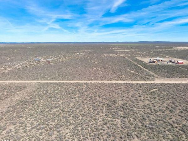 700 Five Acre Road, Christmas Valley, OR 97641