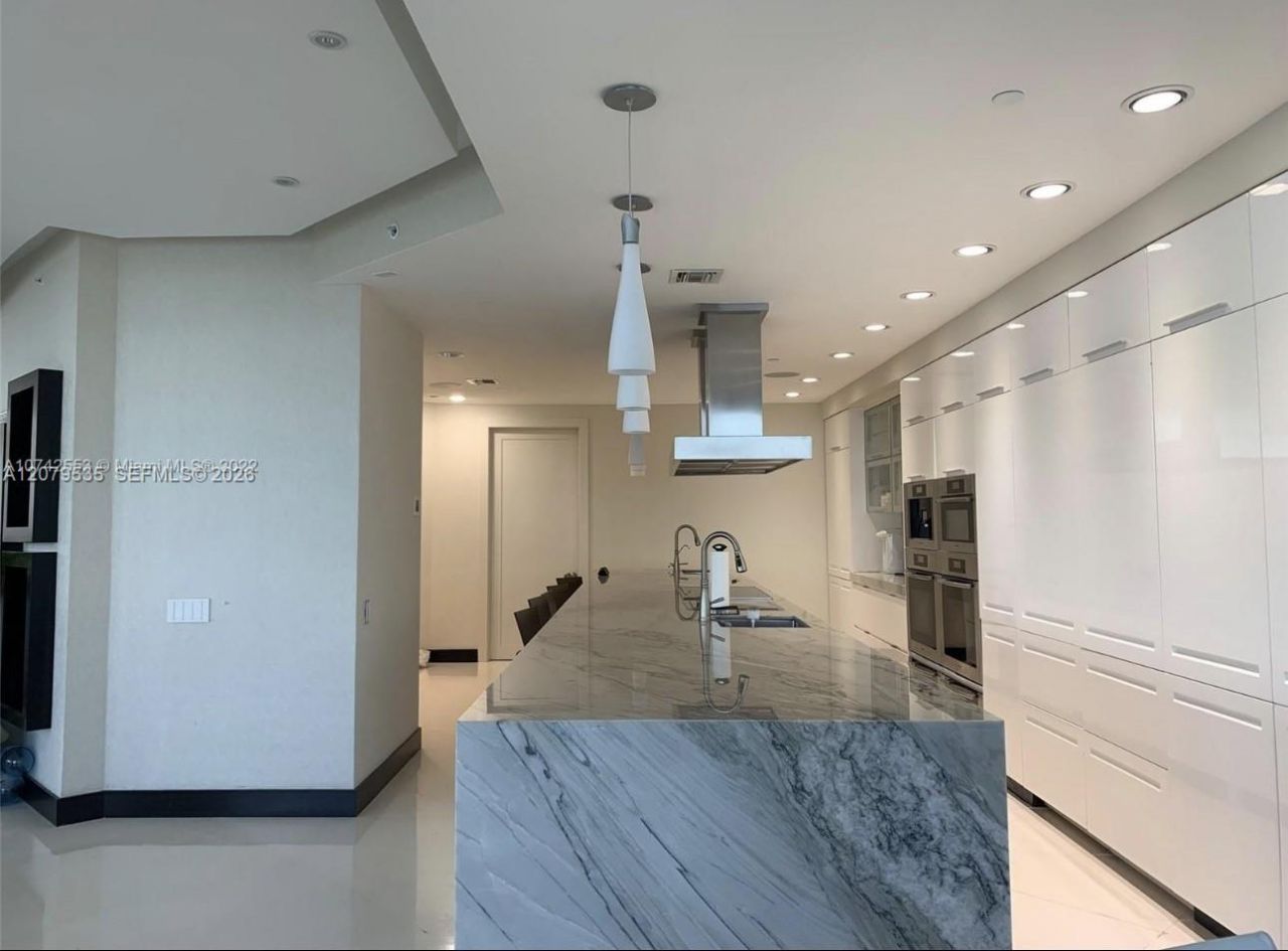 3802 NE 207th St , Unit 2802, Aventura, FL 33180 Photo