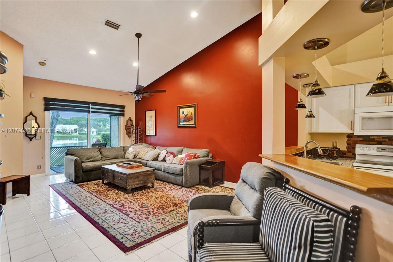 9130 Vineland Ct , Unit D, Boca Raton, FL 33496 Photo