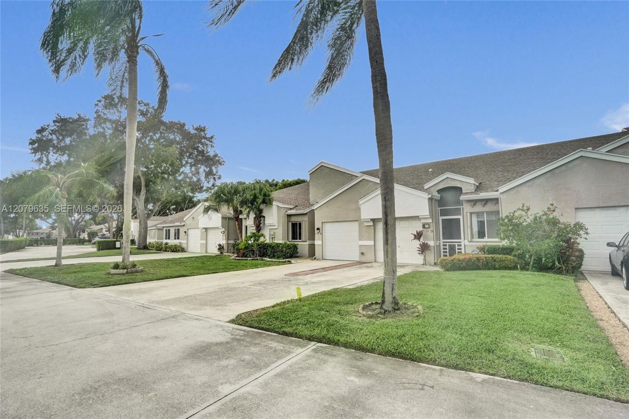 9130 Vineland Ct , Unit D, Boca Raton, FL 33496 Photo