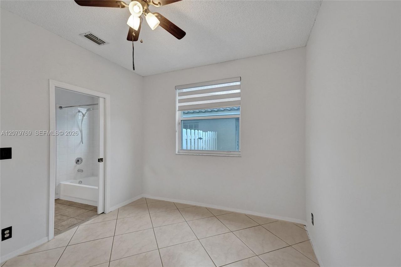 16227 NW 19th St, Pembroke Pines, FL 33028 Photo