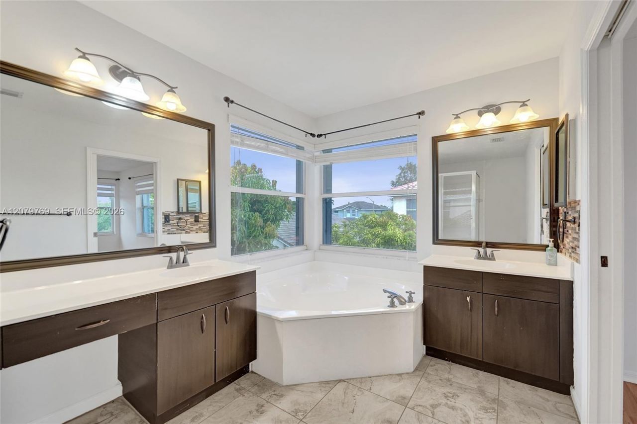 16227 NW 19th St, Pembroke Pines, FL 33028 Photo