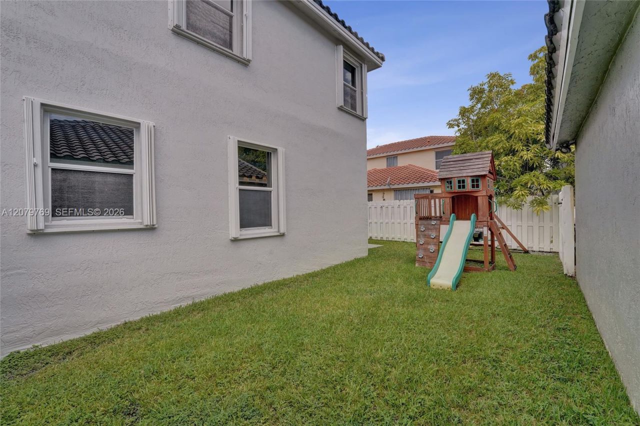 16227 NW 19th St, Pembroke Pines, FL 33028 Photo