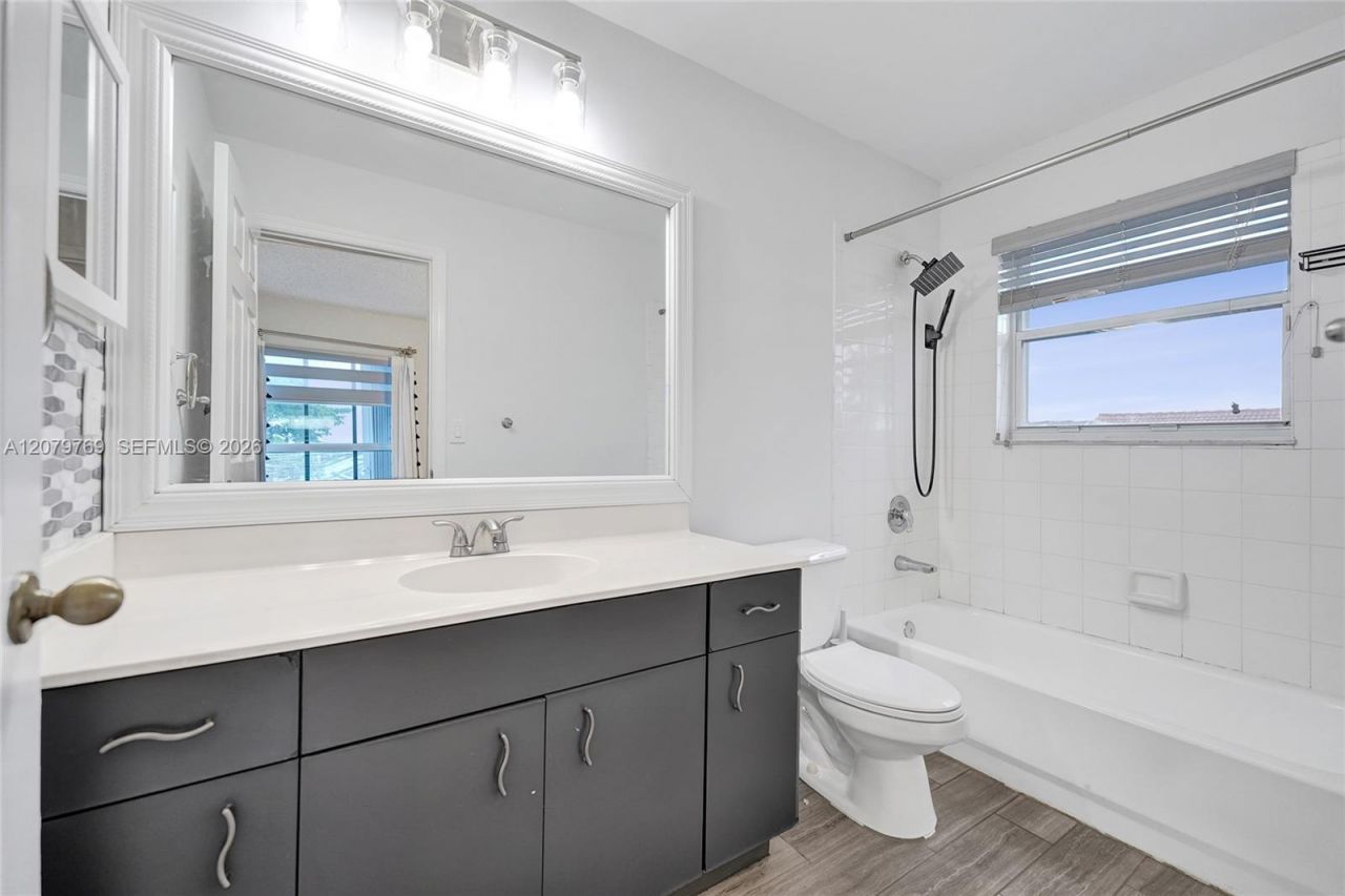 16227 NW 19th St, Pembroke Pines, FL 33028 Photo