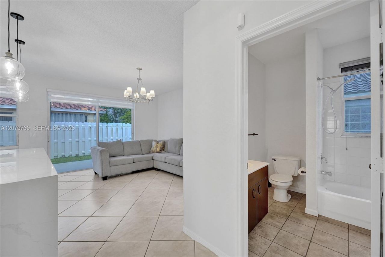 16227 NW 19th St, Pembroke Pines, FL 33028 Photo