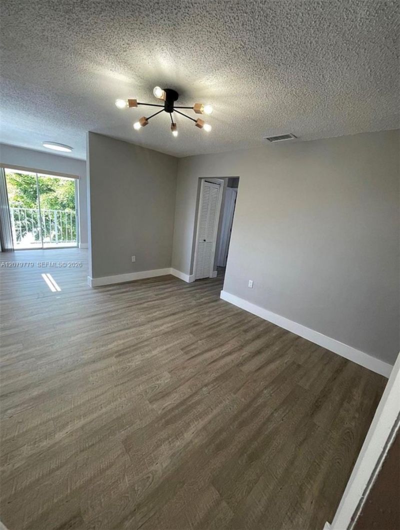 827 SW 11th Ave , Unit 5, Miami, FL 33130 Photo
