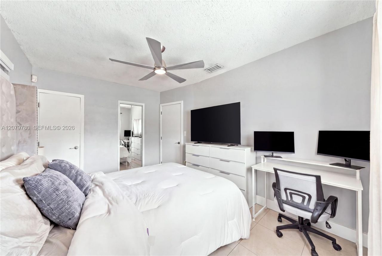 4041 W 8th Ave , Hialeah, FL 33012 Photo
