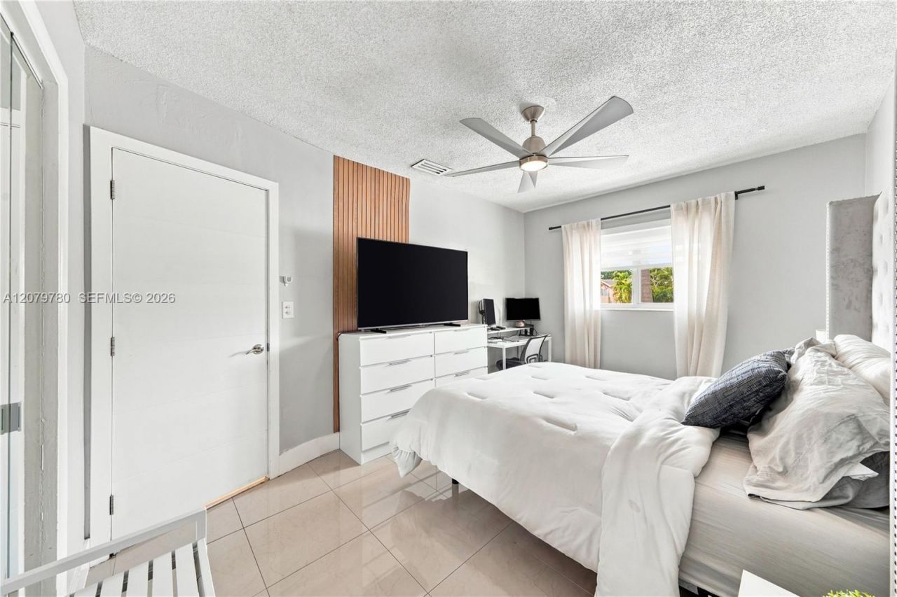 4041 W 8th Ave , Hialeah, FL 33012 Photo