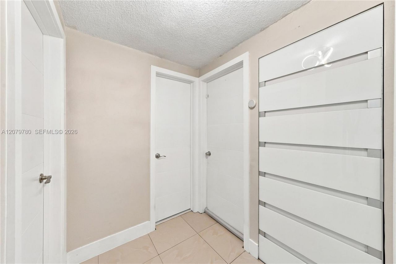 4041 W 8th Ave , Hialeah, FL 33012 Photo