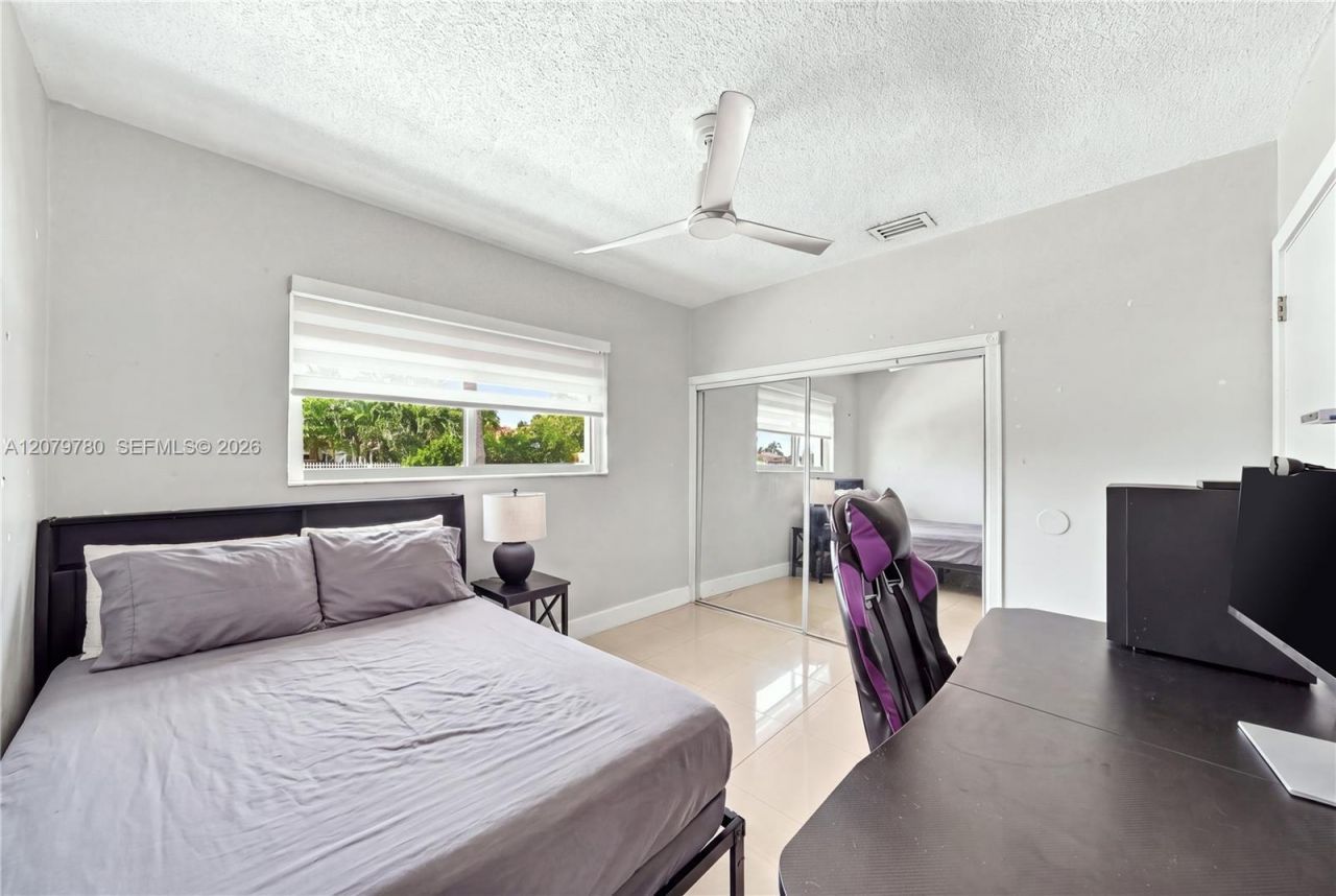 4041 W 8th Ave , Hialeah, FL 33012 Photo