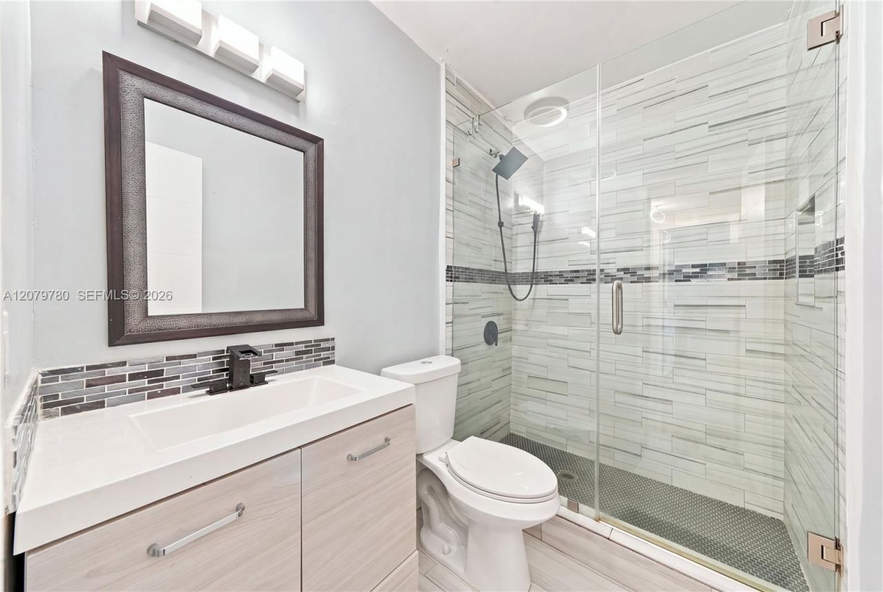 4041 W 8th Ave , Hialeah, FL 33012 Photo