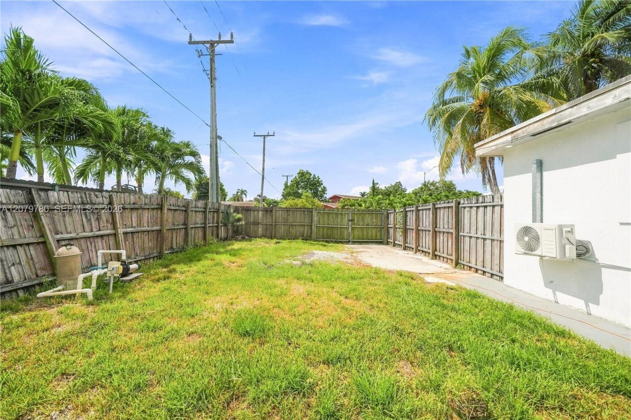 4041 W 8th Ave , Hialeah, FL 33012 Photo