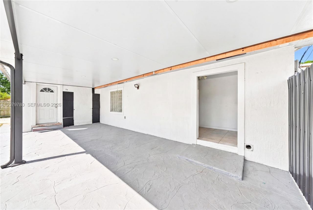 4041 W 8th Ave , Hialeah, FL 33012 Photo