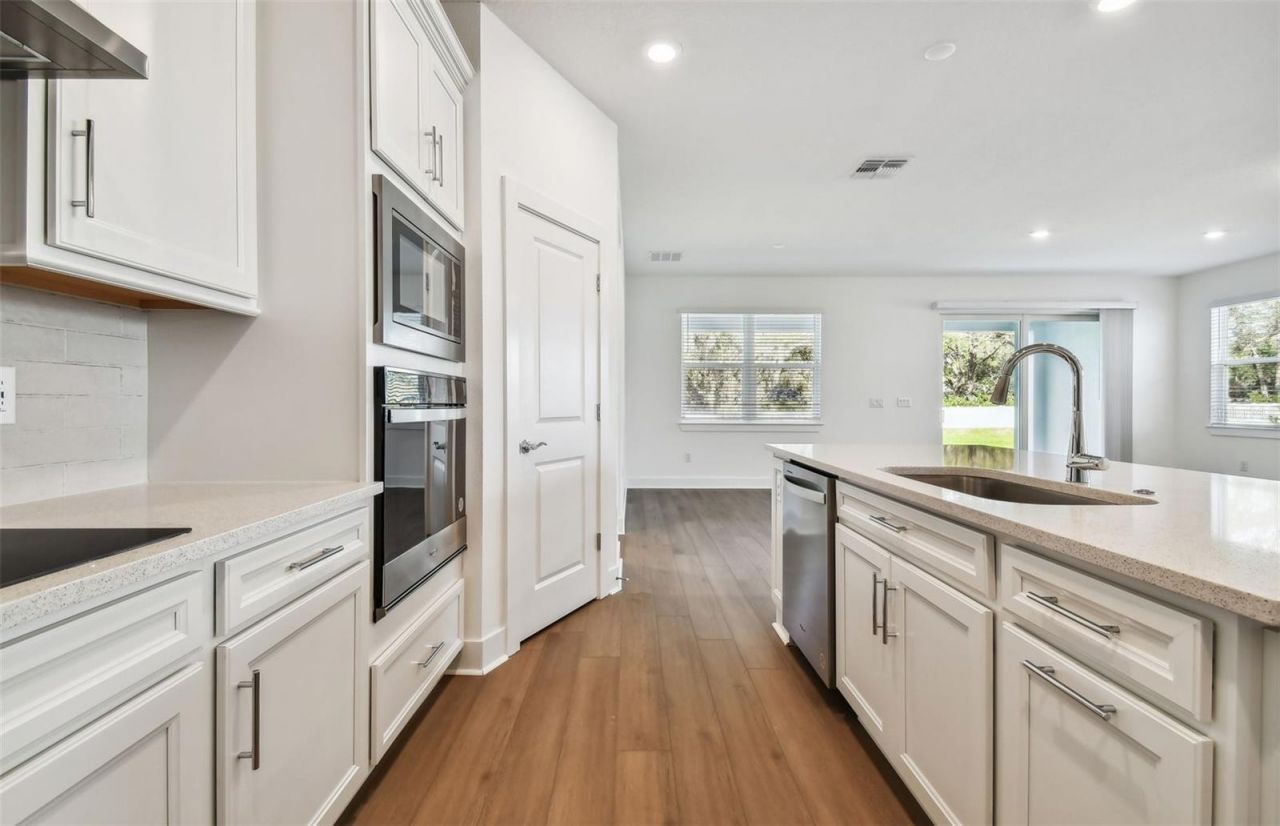 37343 Clinch Circle , Zephyrhills, FL 33540 Photo