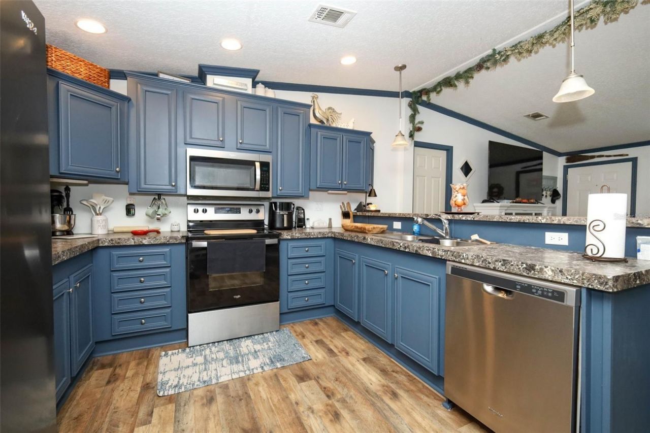 44031 East Road , Paisley, FL 32767 Photo