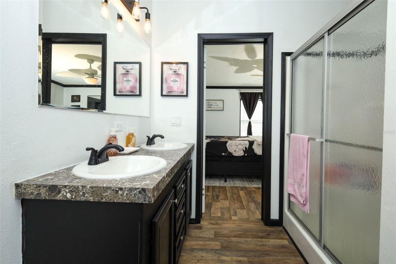 44031 East Road , Paisley, FL 32767 Photo