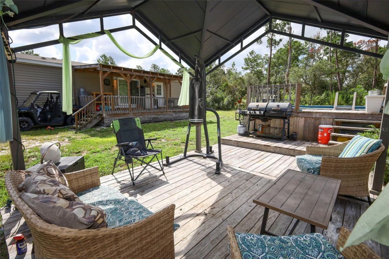 44031 East Road , Paisley, FL 32767 Photo