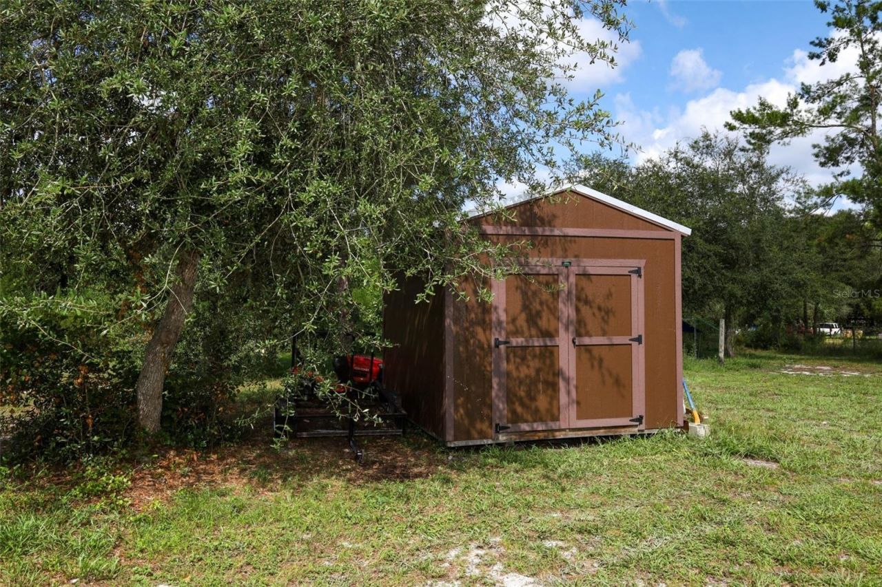 44031 East Road , Paisley, FL 32767 Photo