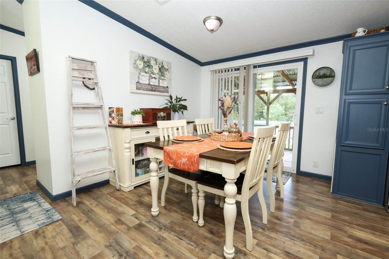 44031 East Road , Paisley, FL 32767 Photo