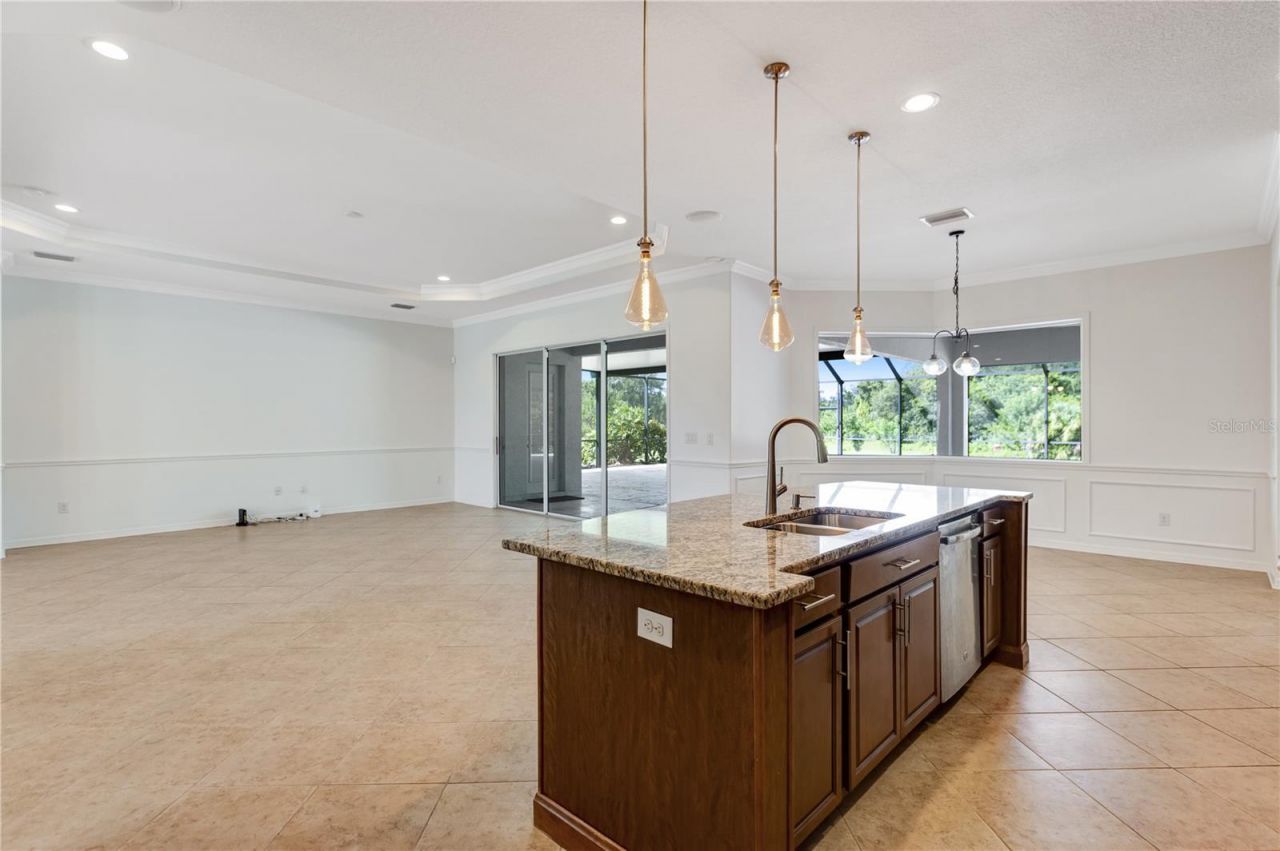 614 165th Street E, Bradenton, FL 34212 Photo
