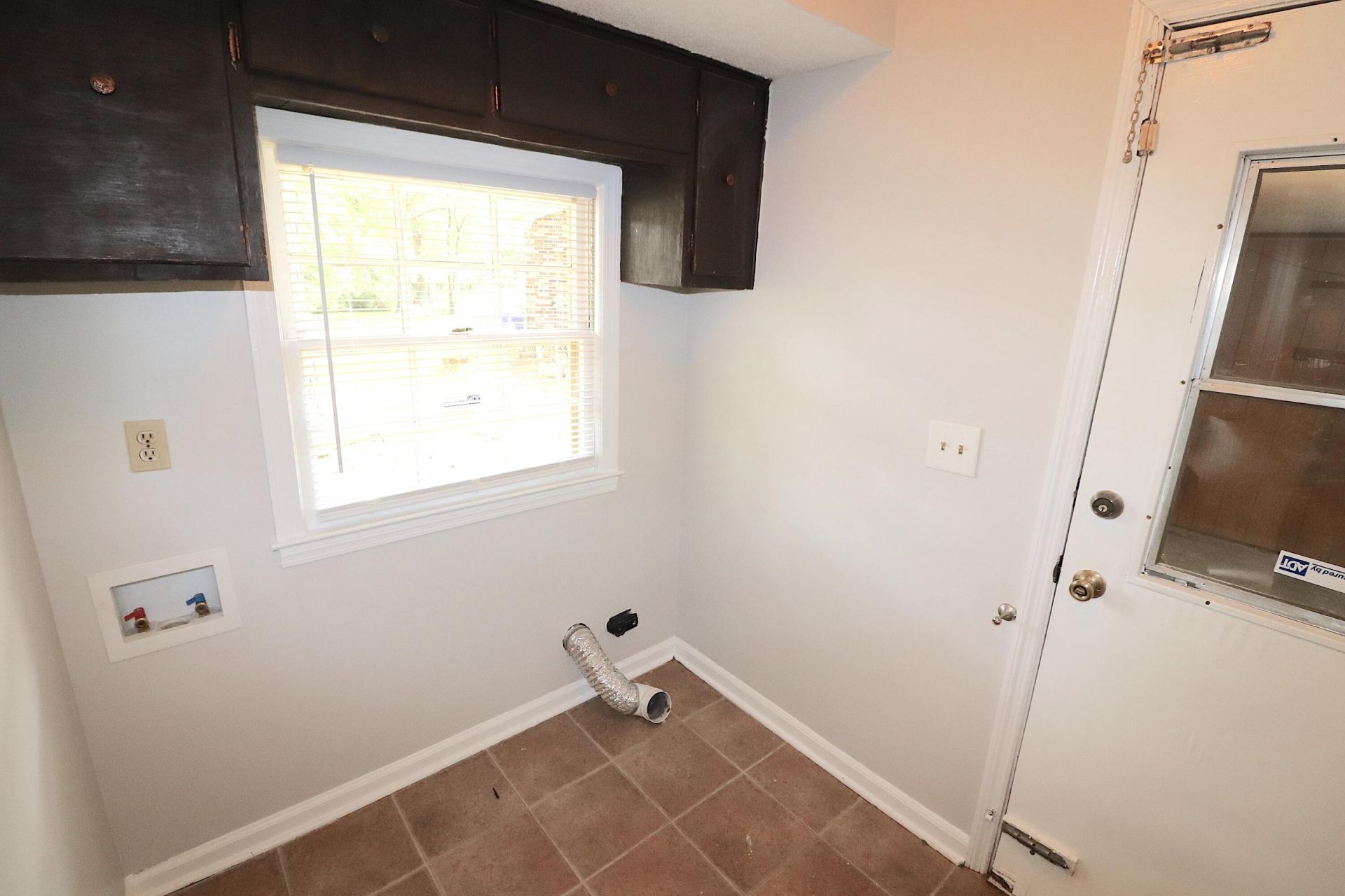 2395 Vistavia Road Photo 8