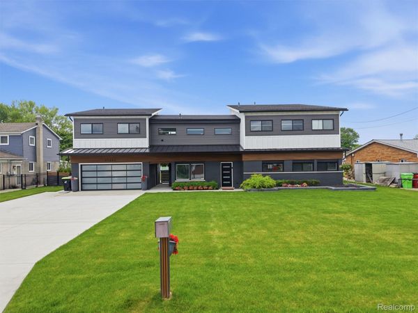 37645 Lakeville Street , Harrison Township, Mi 48045