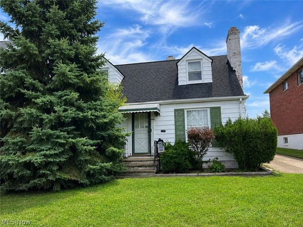 11102 Park Heights Avenue , Garfield Heights, OH 44125