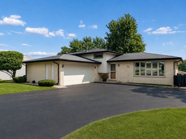 9801 S 88th Avenue , Palos Hills, IL 60465