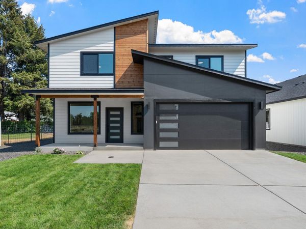504 N Moen Ln, Greenacres, WA 99016