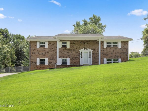 6916 Wood Rd, Corryton, TN 37721