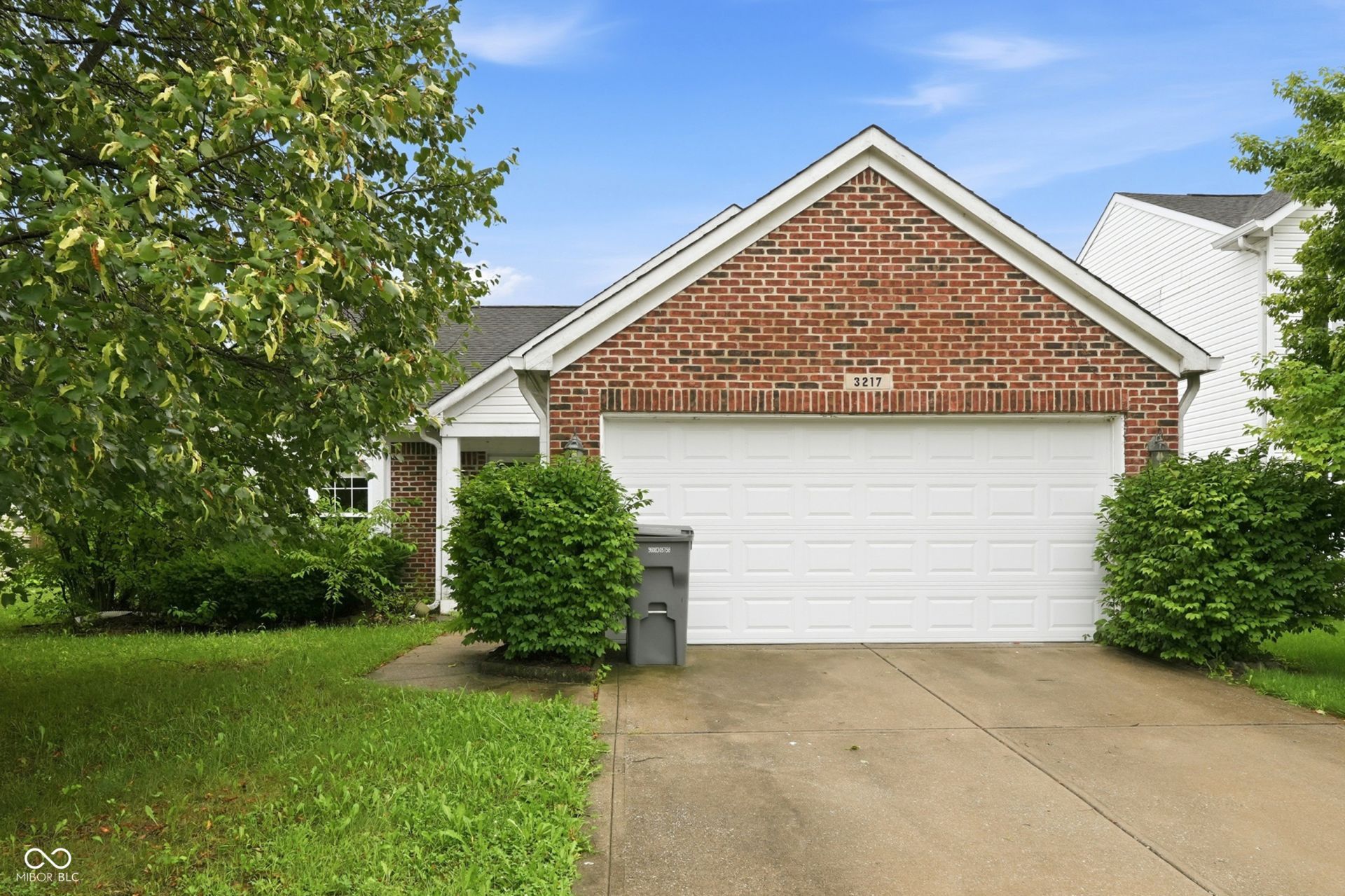 3217 Creekshore Drive, Indianapolis, IN 46268 Main Photo