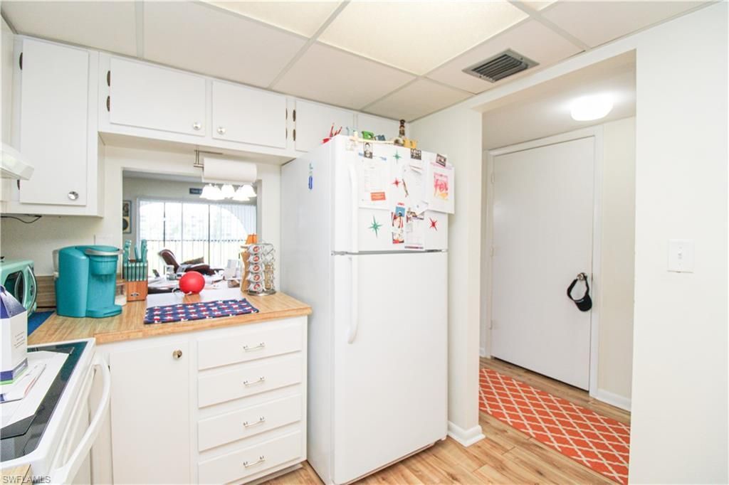 41 High Point Cir S, Unit 303, Naples, FL 34103 Photo