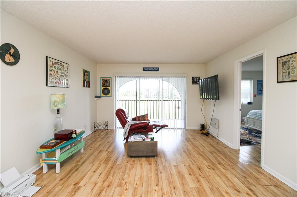 41 High Point Cir S, Unit 303, Naples, FL 34103 Photo