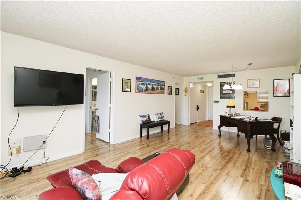 41 High Point Cir S, Unit 303, Naples, FL 34103 Photo