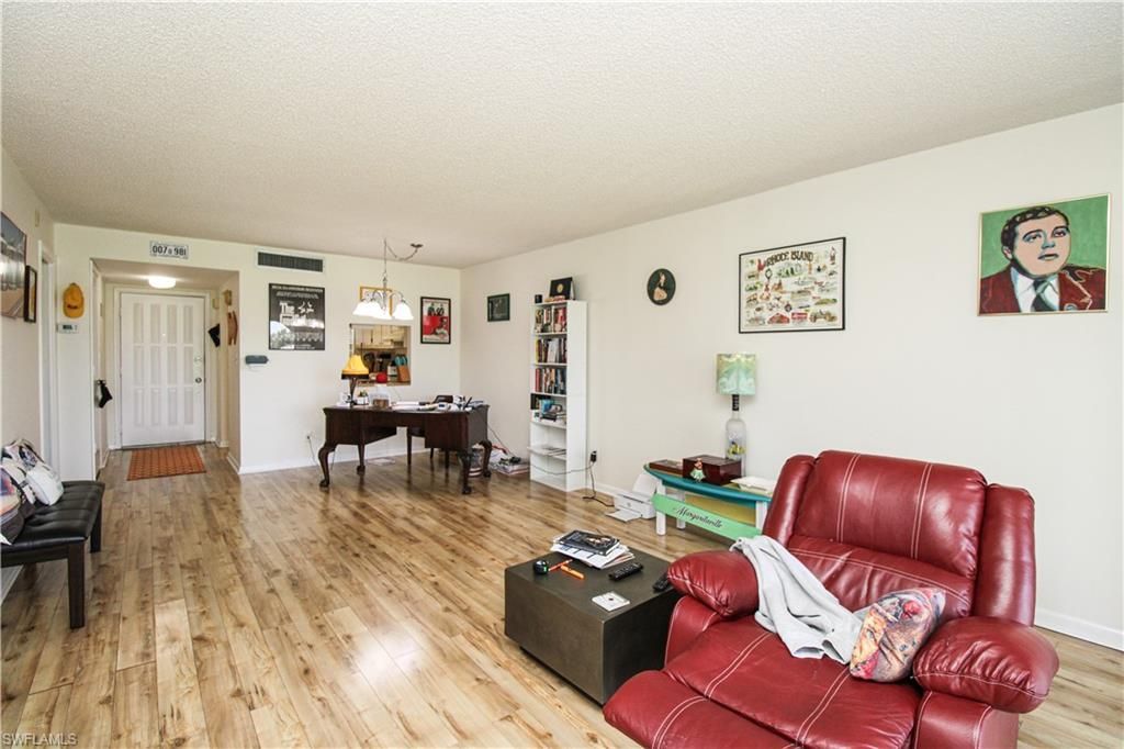 41 High Point Cir S, Unit 303, Naples, FL 34103 Photo