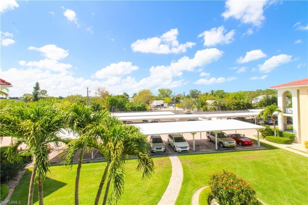 41 High Point Cir S, Unit 303, Naples, FL 34103 Photo