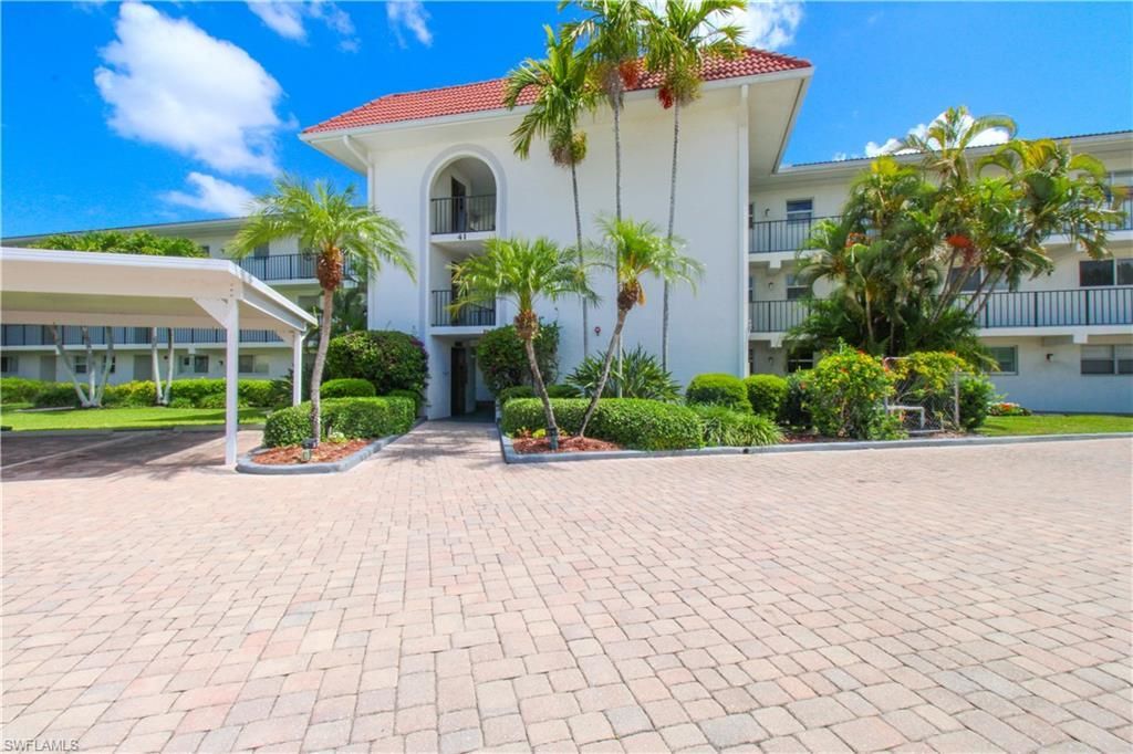 41 High Point Cir S, Unit 303, Naples, FL 34103 Photo