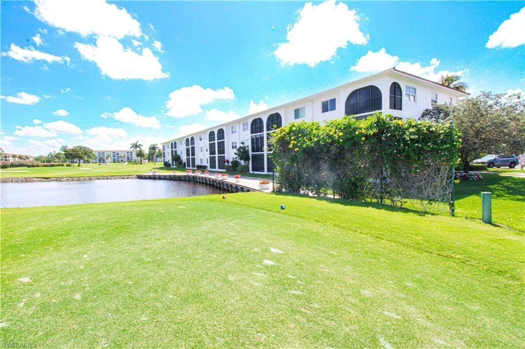 41 High Point Cir S, Unit 303, Naples, FL 34103 Photo