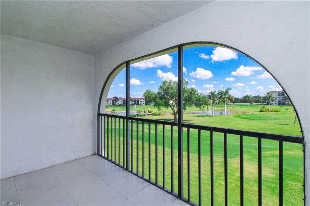 41 High Point Cir S, Unit 303, Naples, FL 34103 Photo