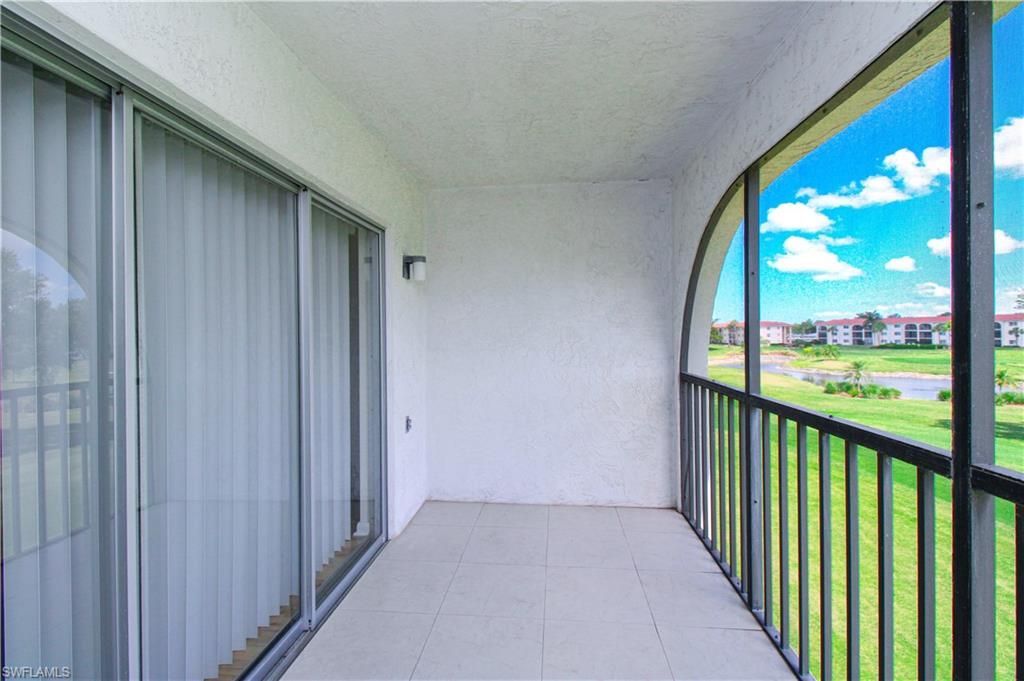 41 High Point Cir S, Unit 303, Naples, FL 34103 Photo